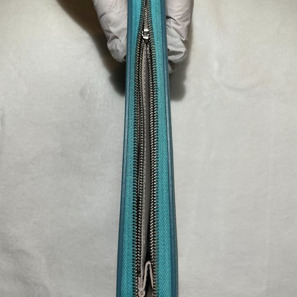 Celine Large Zipped Multifunction Wallet (105003AU8 / 06AO) - Picture 3 of 11